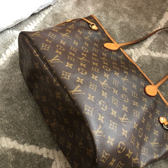 Authentic Louis Vuitton Neverfull MM Monogram Bag - Picture 4 of 16